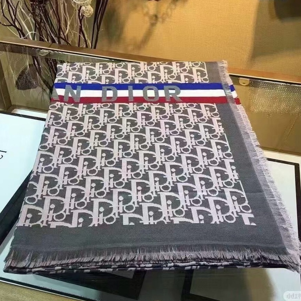 “ D i o r - Print “Luxurious Cashmere & Silk Monogram Oversized Scarf & Wrap - Picture 9 of 9
